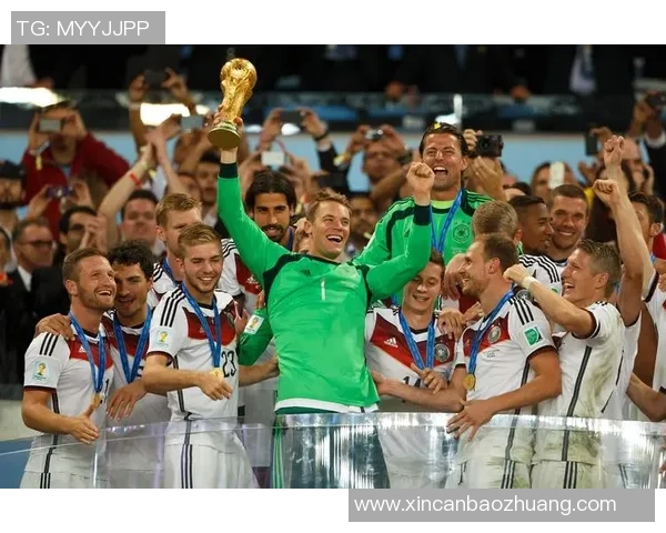 德国退役足球明星10号的传奇人生与足球生涯回顾