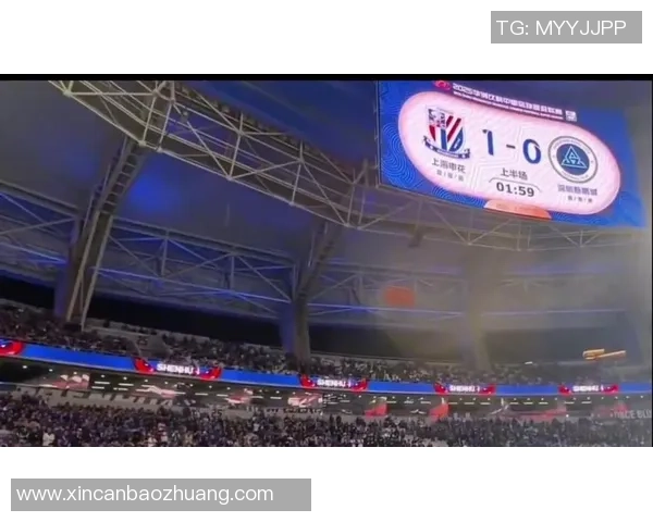 某足球明星公开表达对球迷的不屑态度引发热议与争议